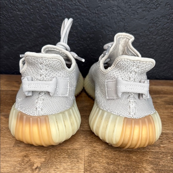 Adidas Men’s Yeezy Boost Size 6 - Picture 4 of 12